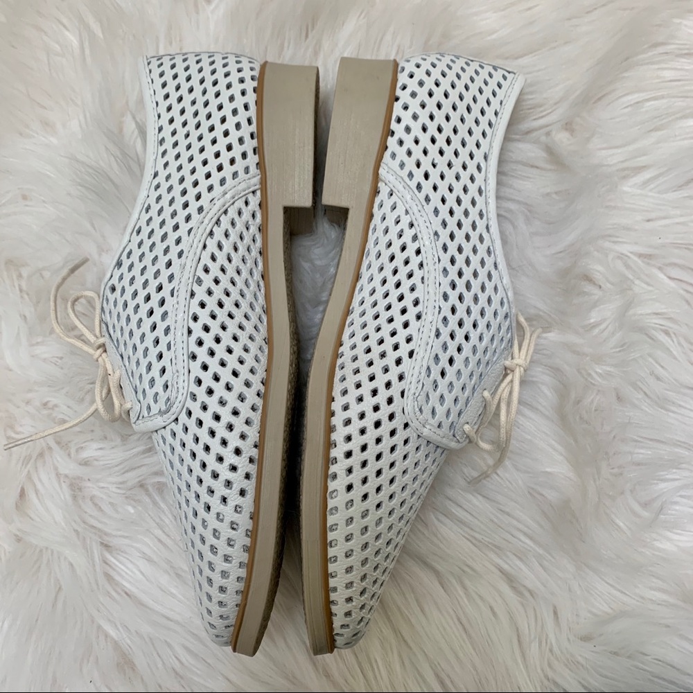 ModCloth Left to Logic Leather Oxford Flat - Picture 6 of 10